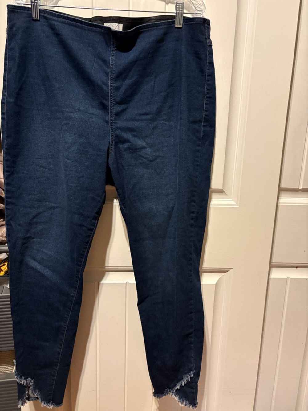 sofia by sofia vergara Dark Blue Jeggings with Frayed Hem